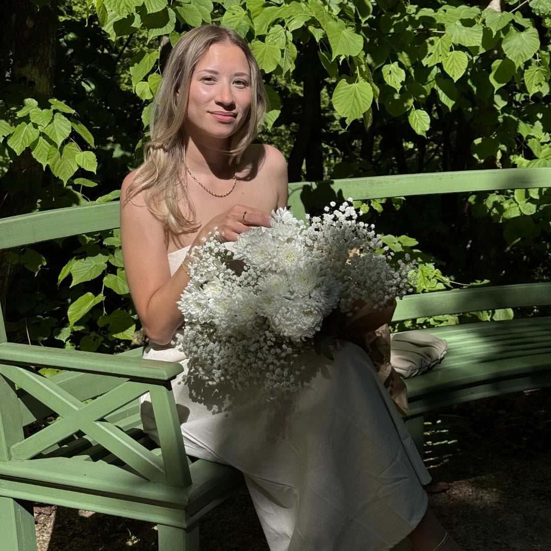 How to Dress for Midsummer: A Day Guide